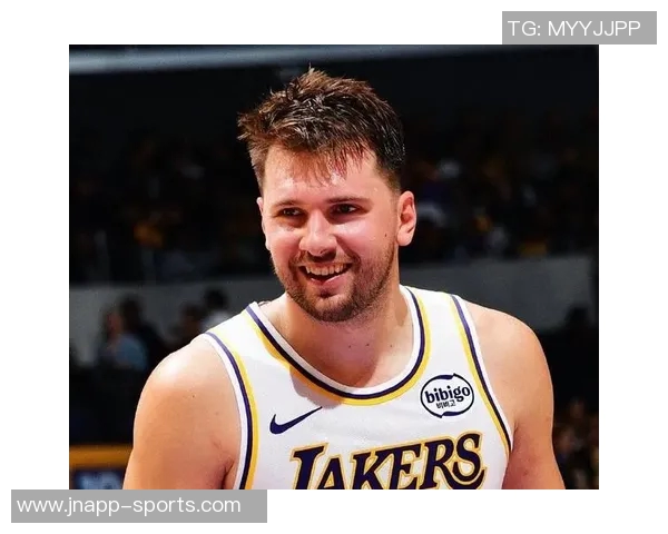 雷迪克谈拉拉维亚成长之路强调05秒接球投篮策略与全面表现